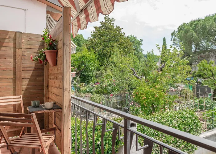 The Olive アパート *